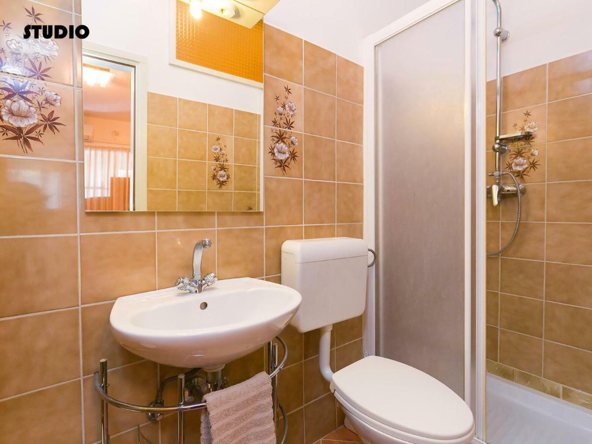 Apartments Nives Porec Ngoại thất bức ảnh